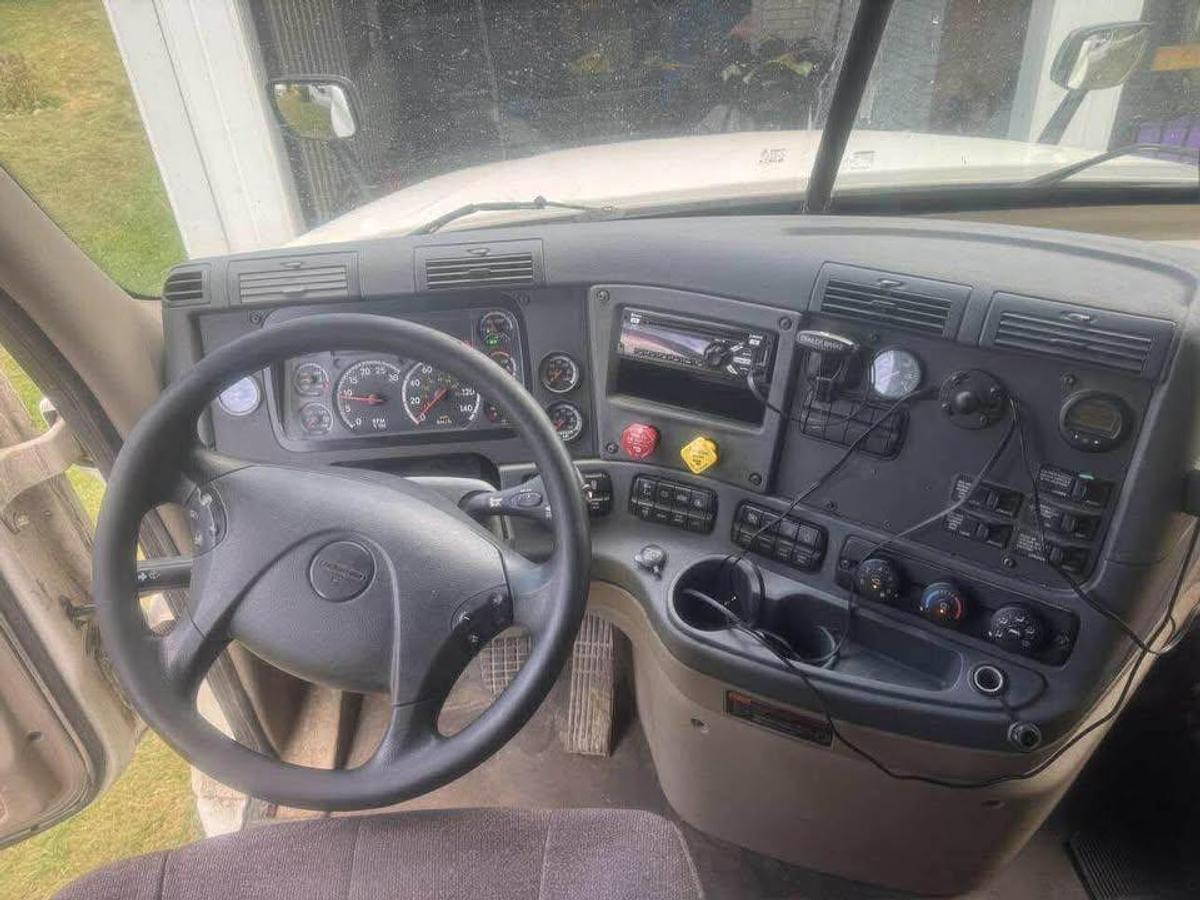 Used 2020 Freightliner Cascadia