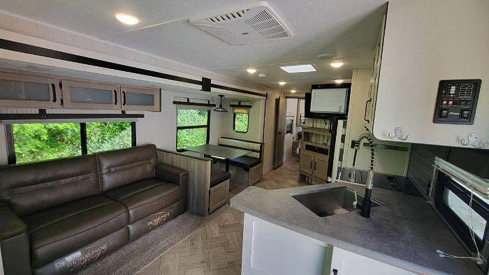 Used 2021 Palomino Puma 27RLSS