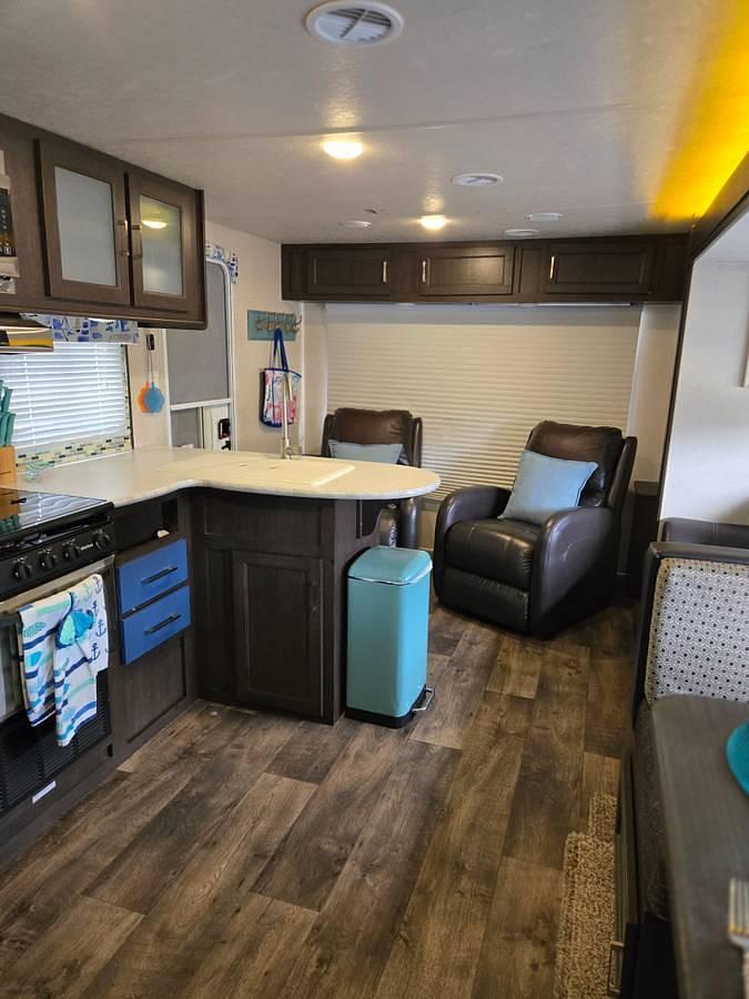 Used 2018 Forest River Salem Cruise Lite T254RLXL 30' Travel Trailer