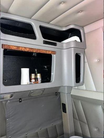 Used 2004 Peterbilt 379