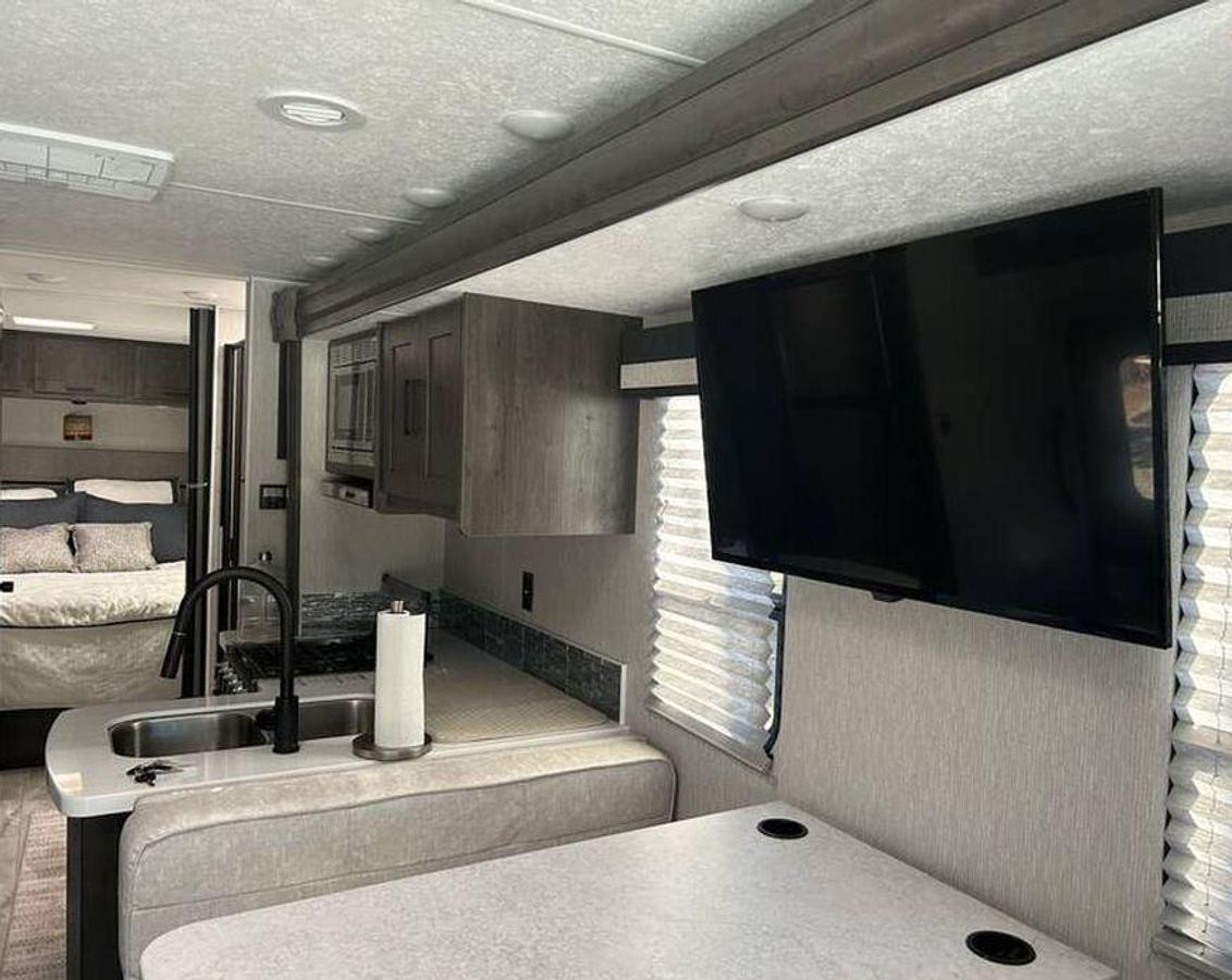 Used 2023 Coachmen Pursuit 29XPS