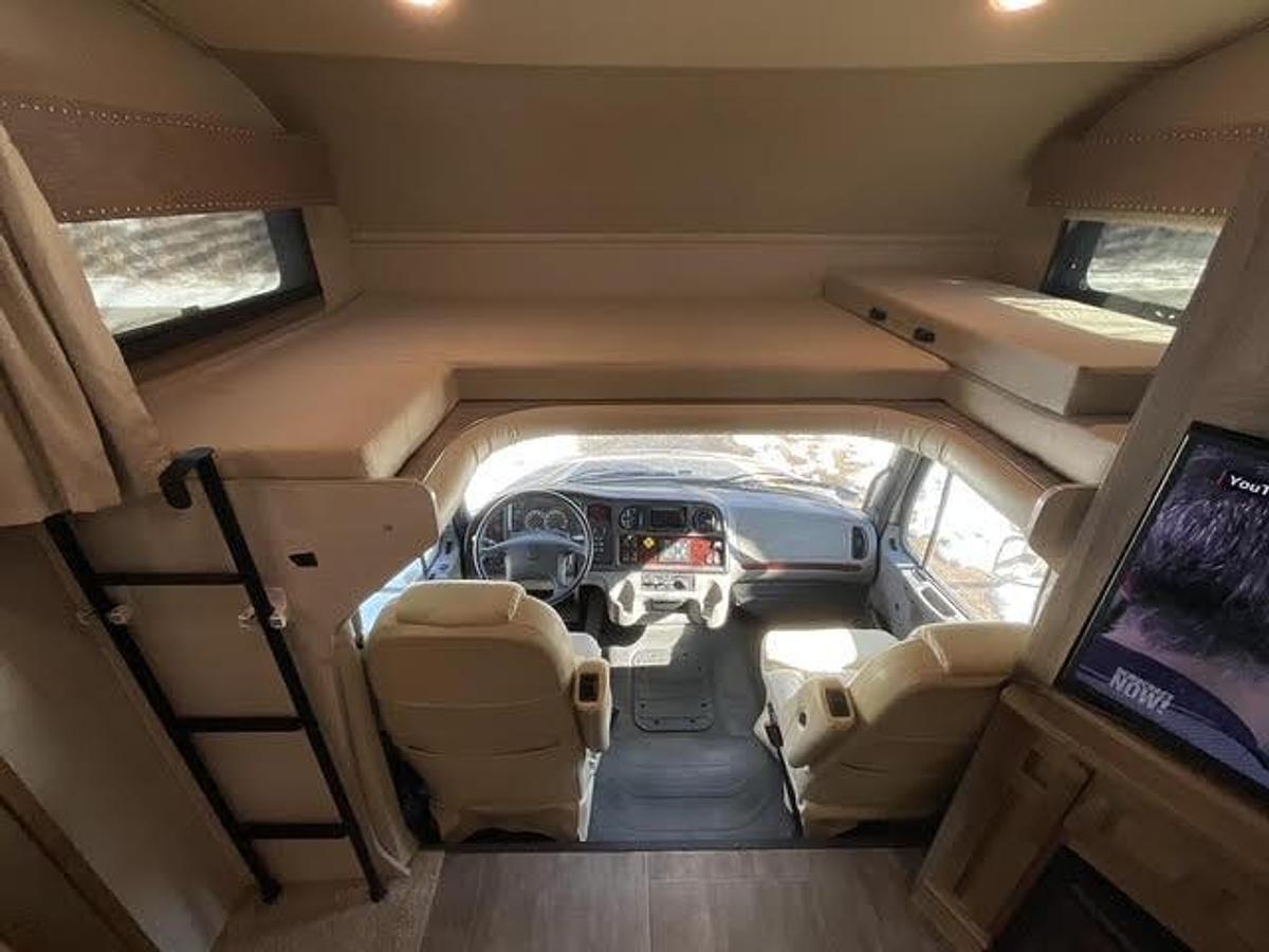 Used 2018 Jayco Seneca 37FS