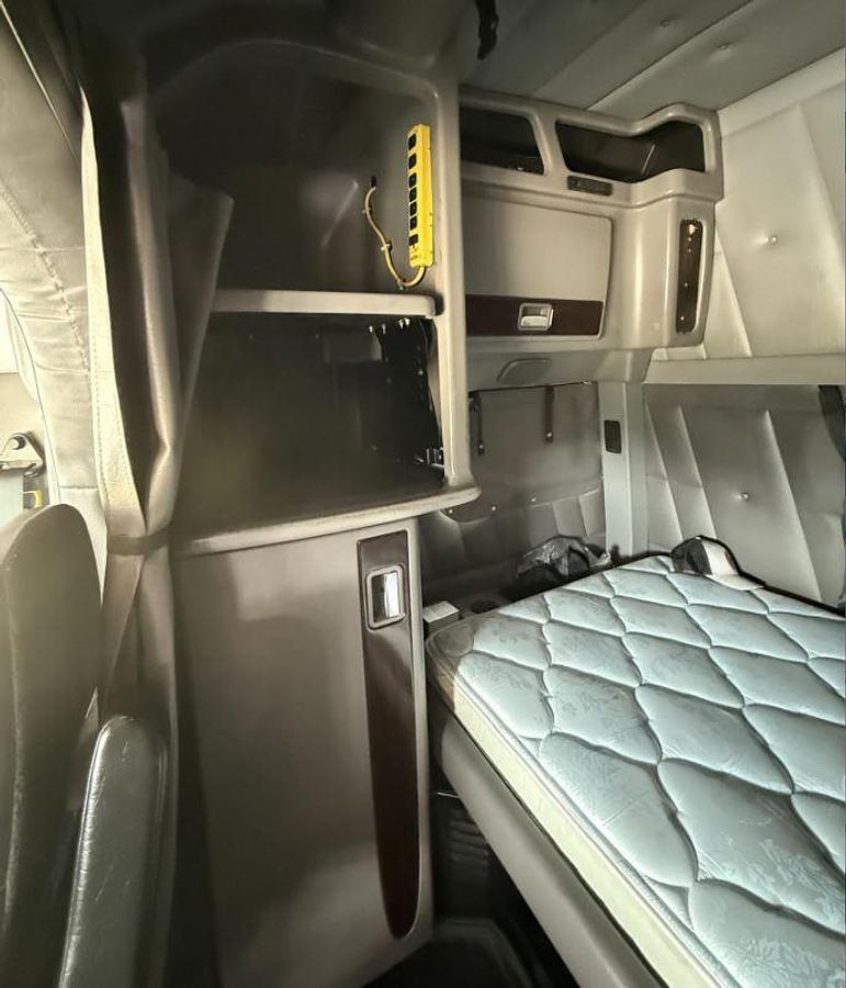 Used 2023 PETERBILT 389 Sleeper Semi Truck