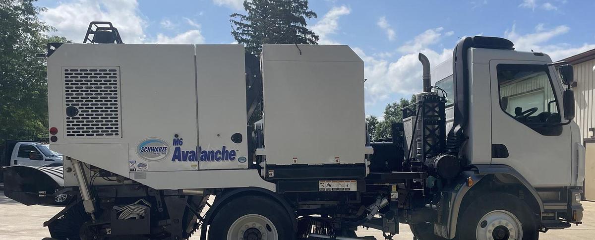 Used 2019 Peterbilt 220 sweeper truck