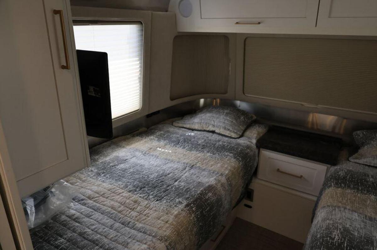 Used 2021 Airstream Classic 33FB Travel Trailer