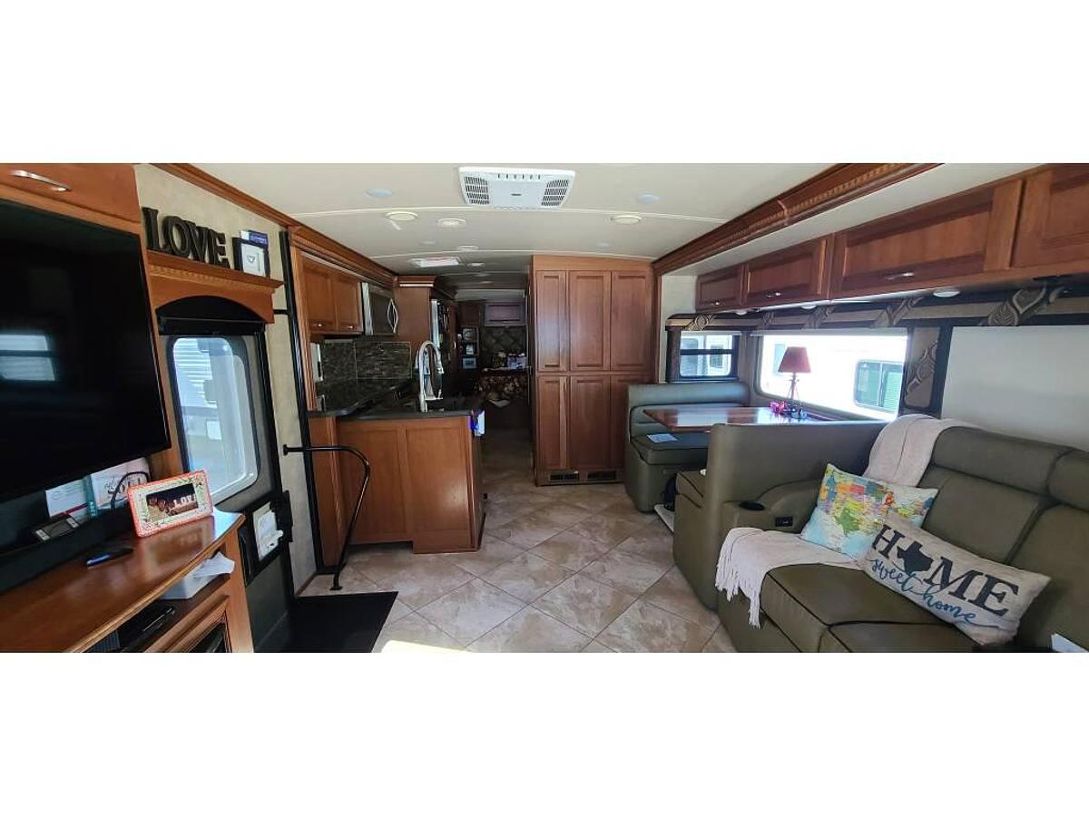 Used 2017 Winnebago Forza 34T