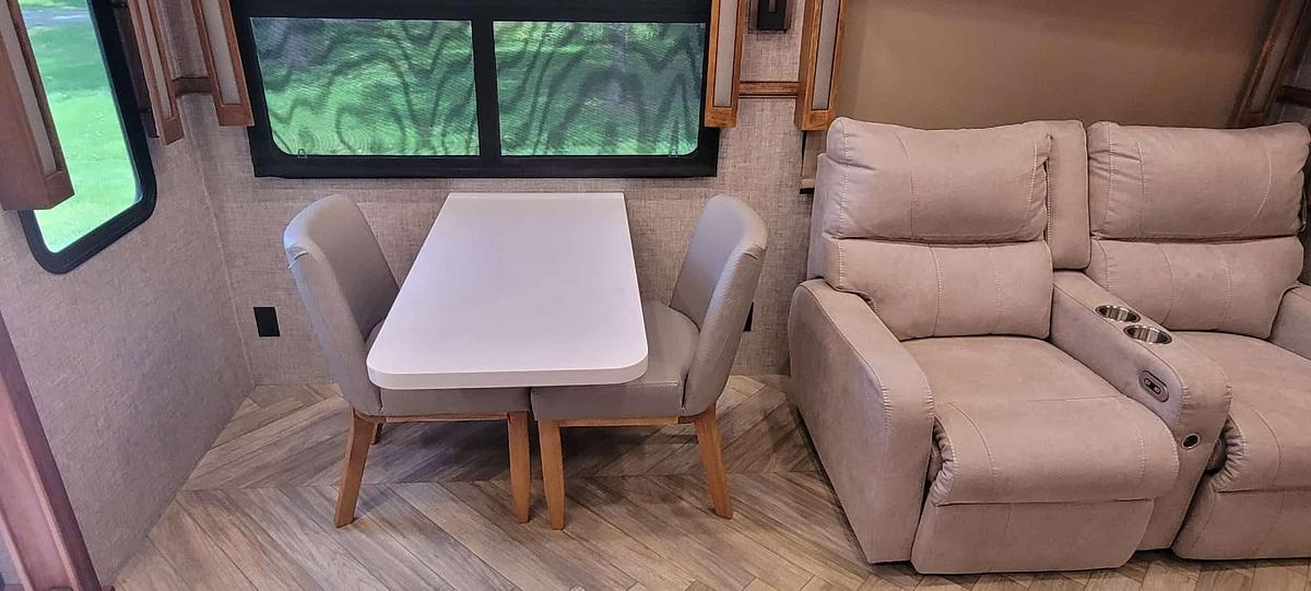 Used 2023 Vanleigh Vilano 320GK Fifth Wheel