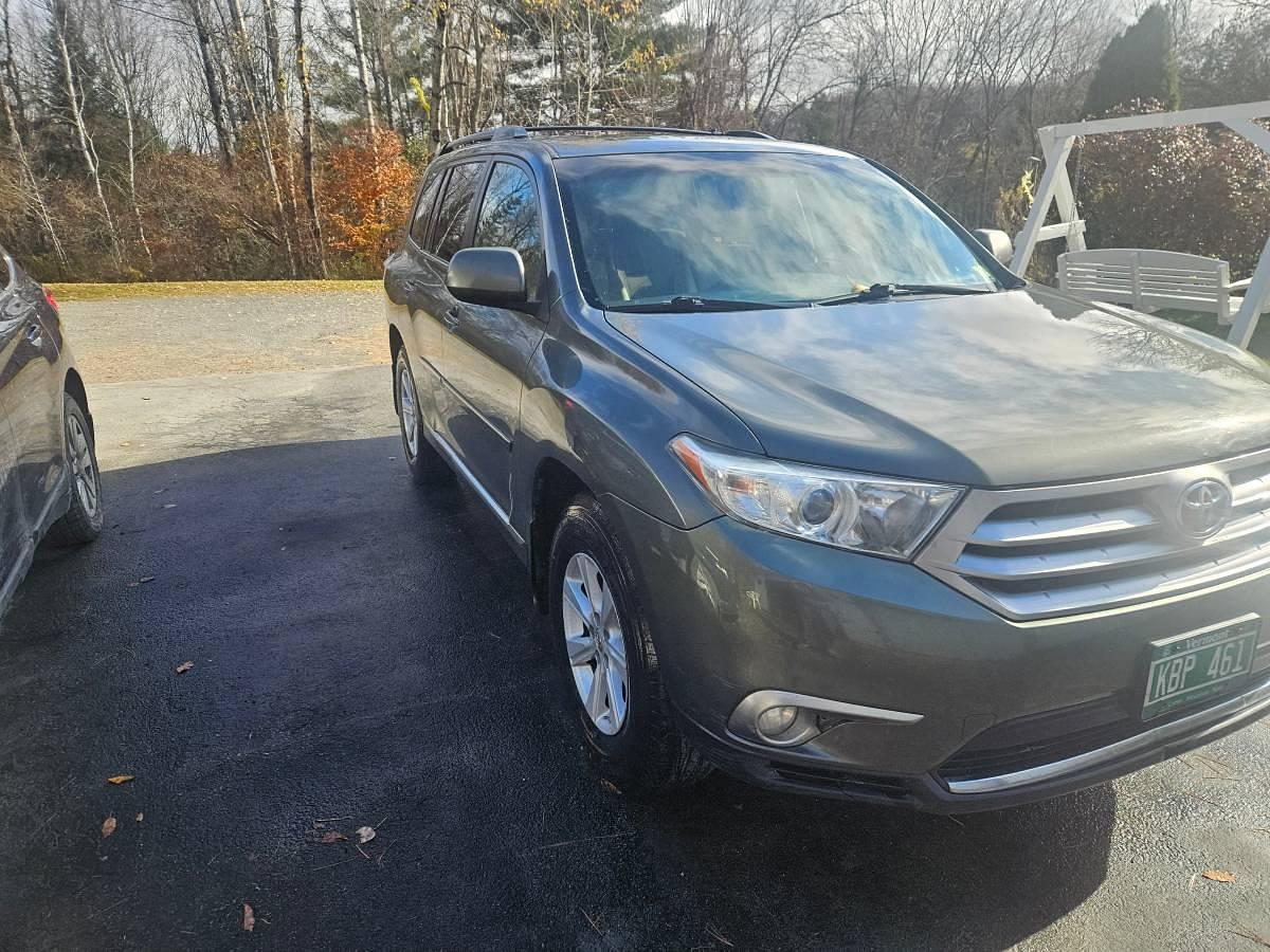 Used 2012 Toyota Highlander SE