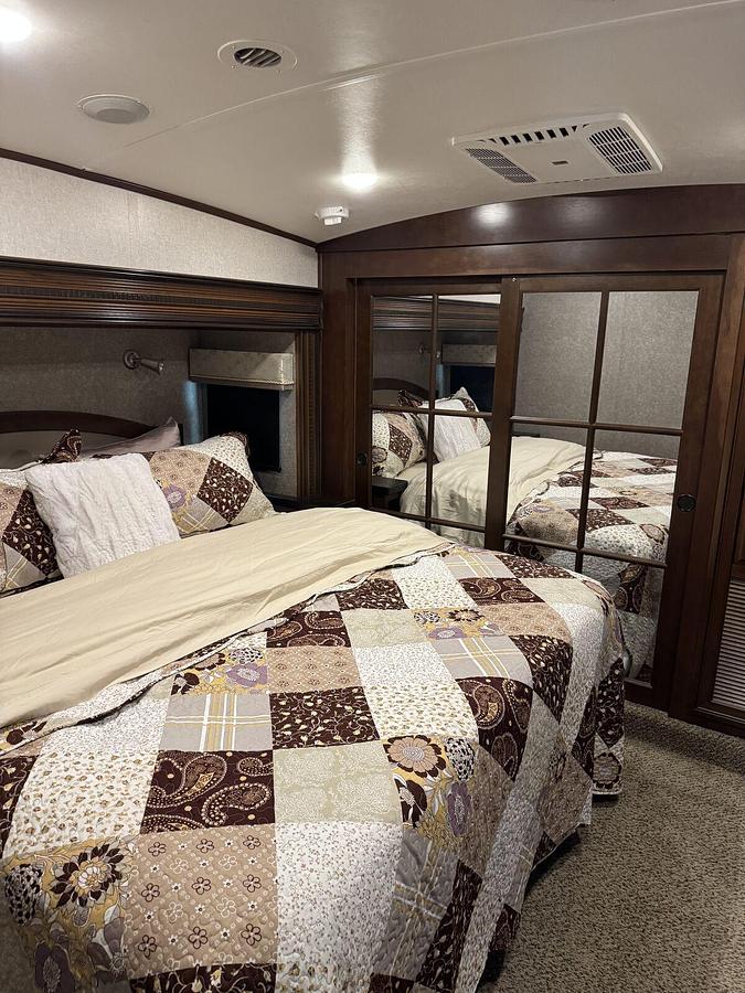 Used 2017 Jayco Pinnacle 36KPTS