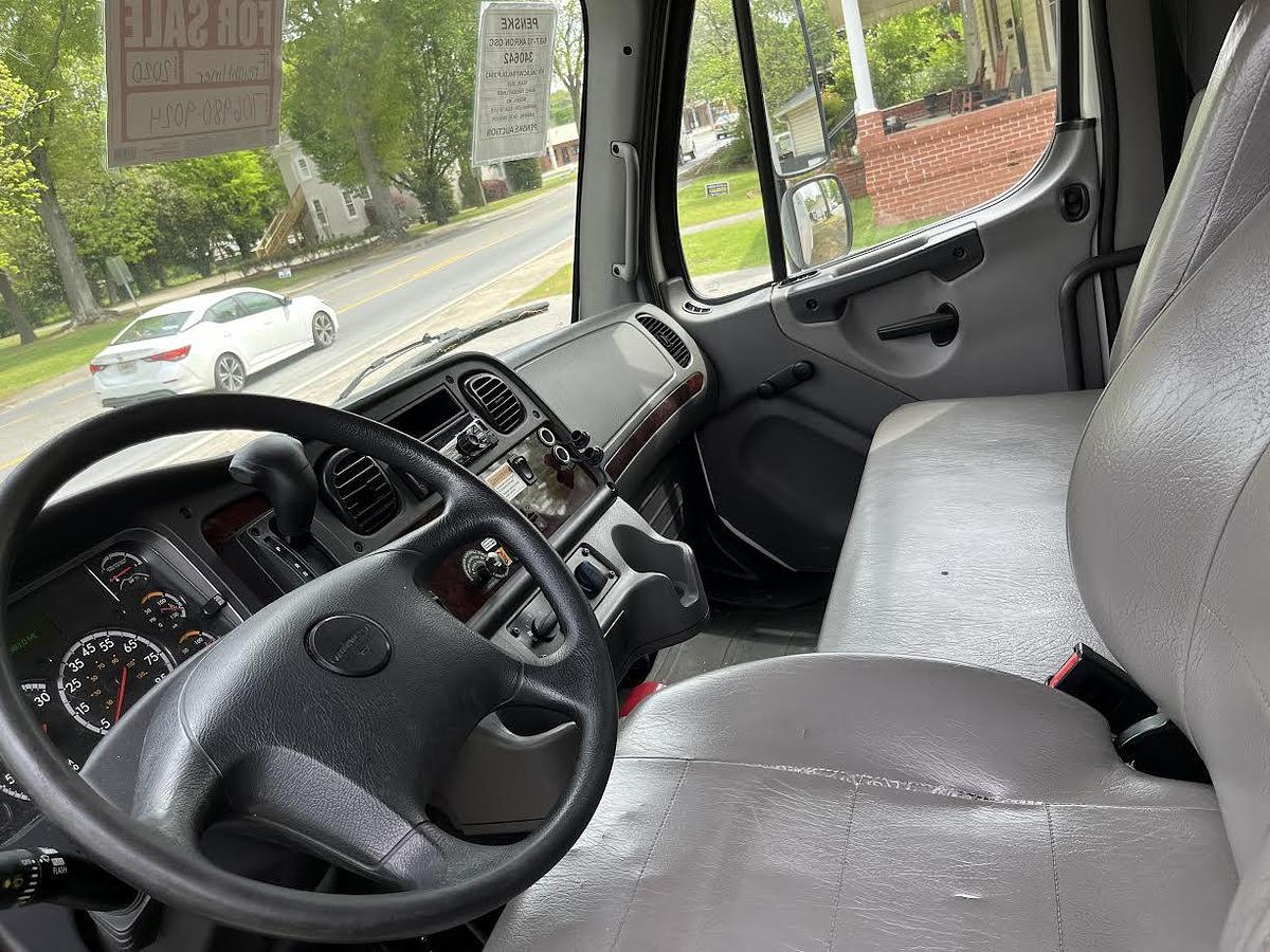 Used 2020 Freightliner M2 106 26ft Box Truck W/ Liftgate