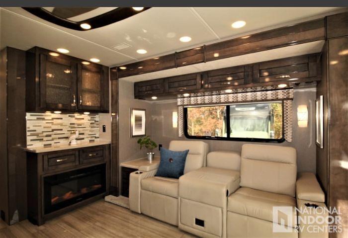 Used 2021 Entegra Reatta 37k