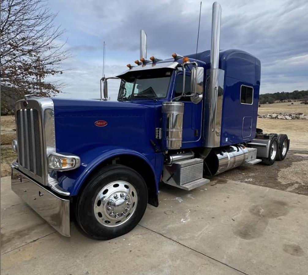 Used 2023 Peterbuilt 389 Sleeper Semi Truck