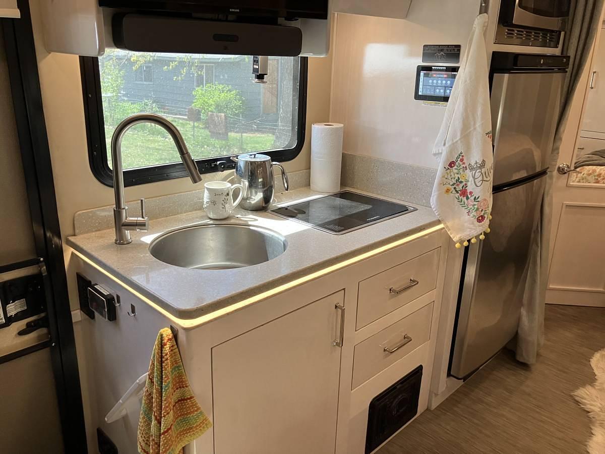 Used 2022 Renegade Vienna 25FWS