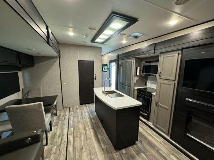 Used 2022 Highland Ridge Mesa Ridge XLT 354MBH