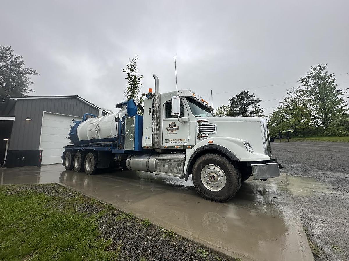 Used 2013 Freightliner Coronado