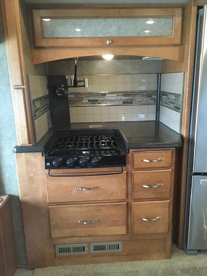 Used 2016 Winnebago Journey 40R Diesel Pusher