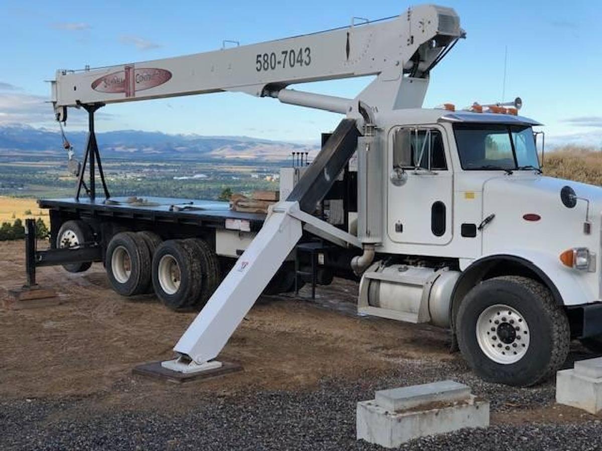 Used 2002 National 900A Mounted on 2002 Peterbilt 357