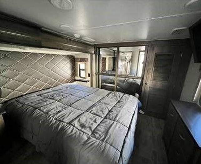 Used 2020 Keystone Montana 3721RL