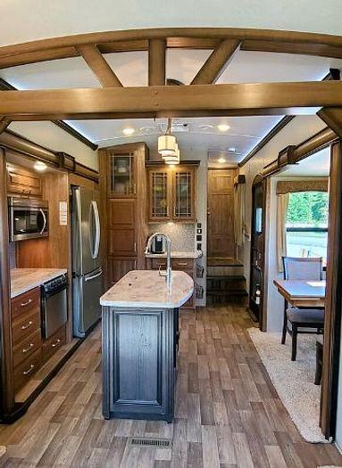 Used 2017 Keystone Montana Legacy 3661RL