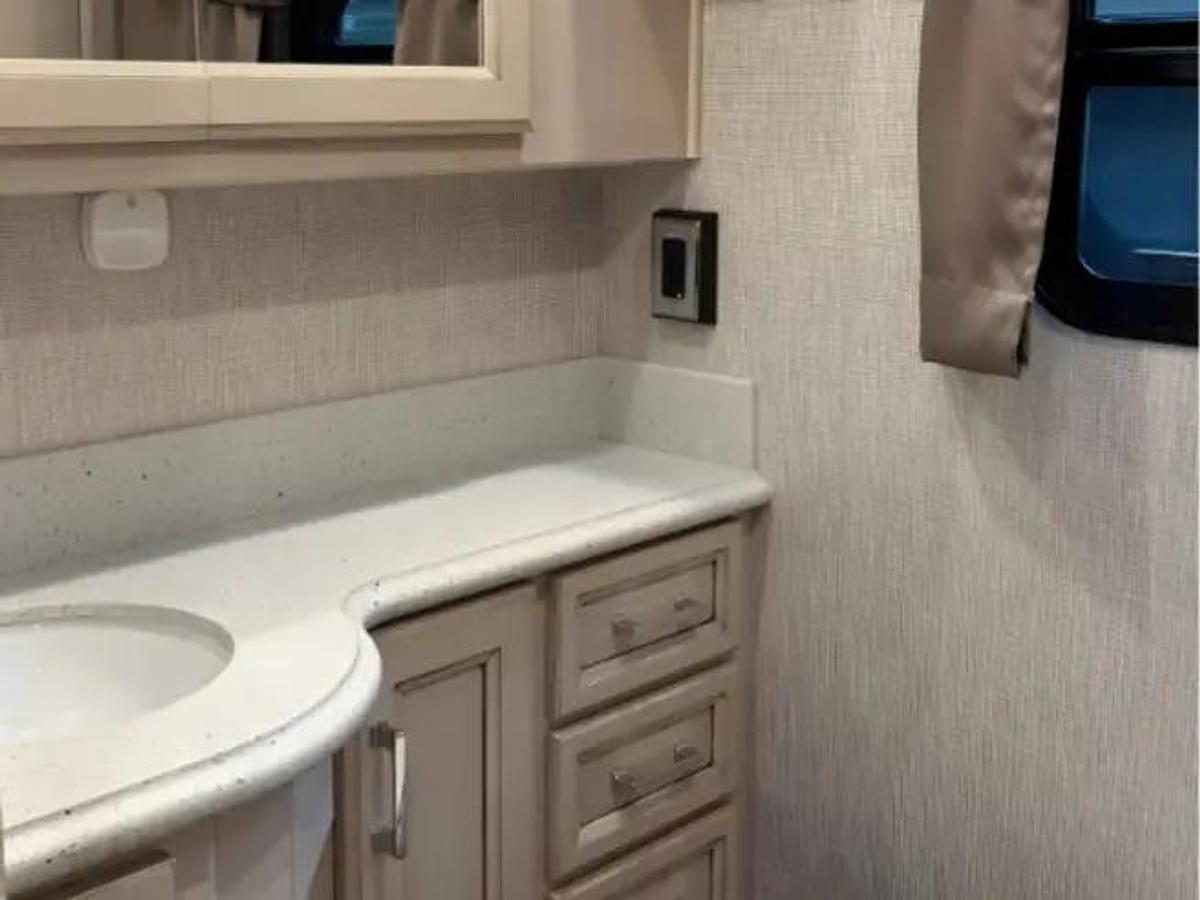 Used 2023 Newmar Bay Star 3629 Class A Motorhome