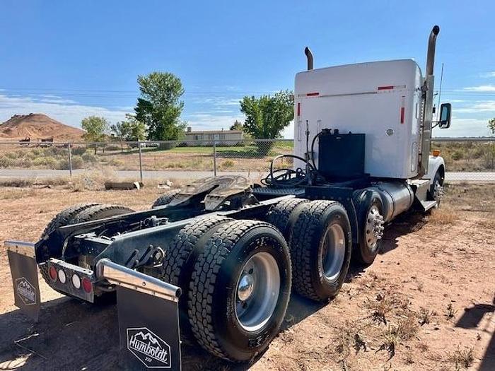 Used 2014 Kenworth T800 Sleeper