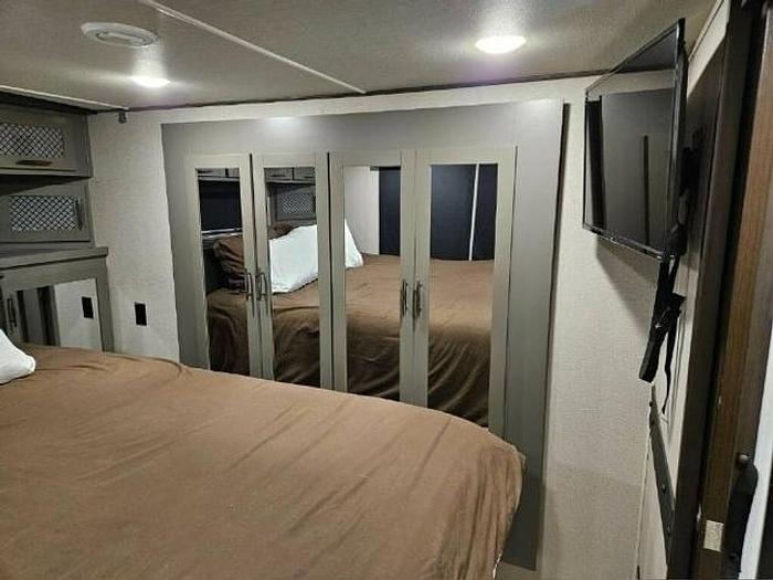 Used 2021 Grand Design Momentum G-Class (Fifth Wheel)