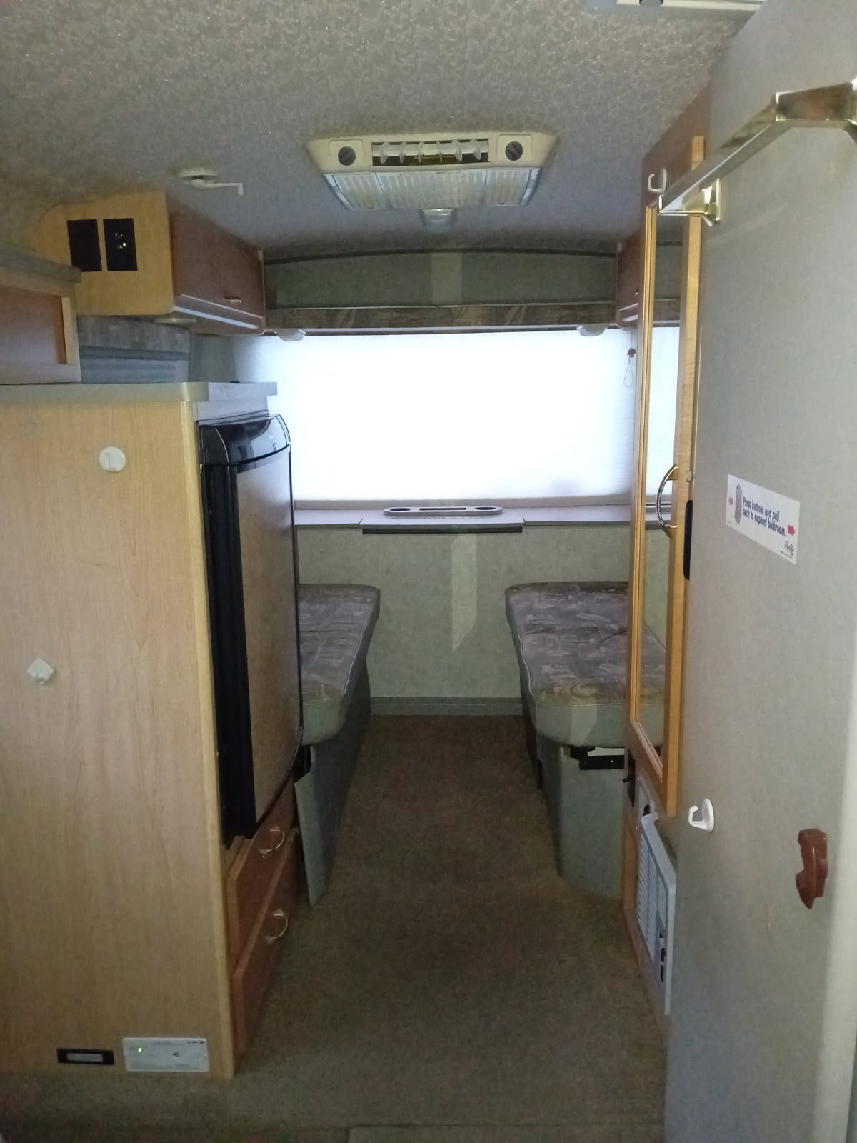 Used 2005 Winnebago Rialta
