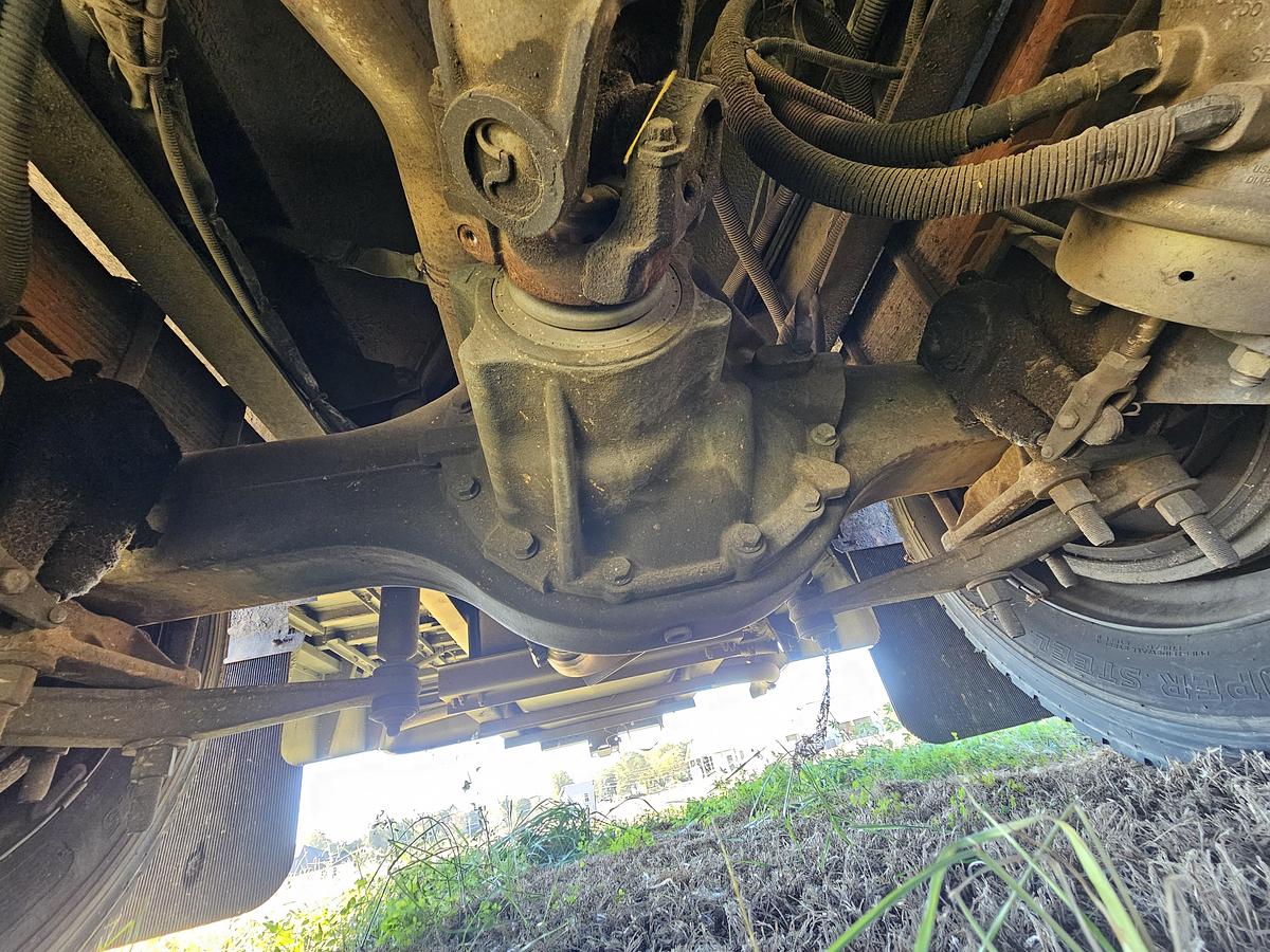 Used 2009 Freightliner Bus