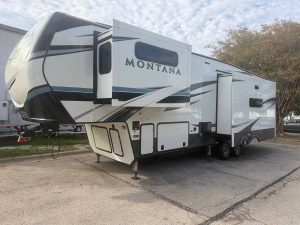 Used 2021 Keystone Montana 3121RL