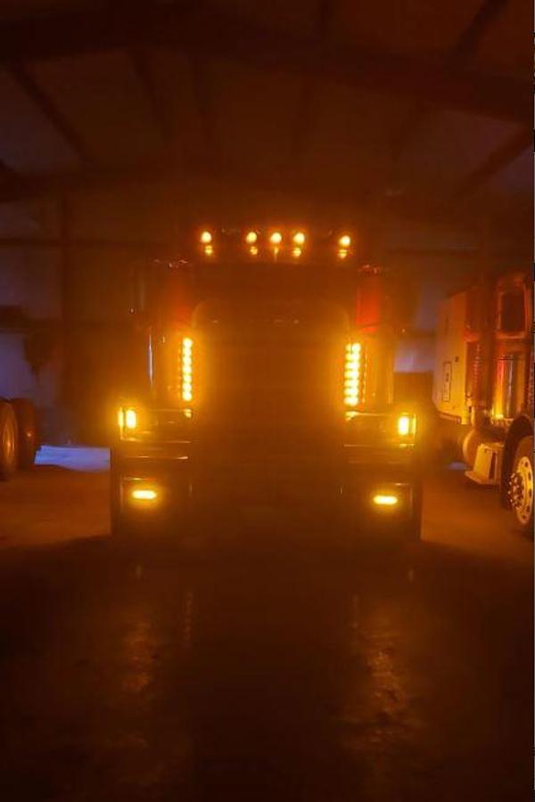 Used 2007 Peterbilt 379 EXHD Sleeper Semi Truck