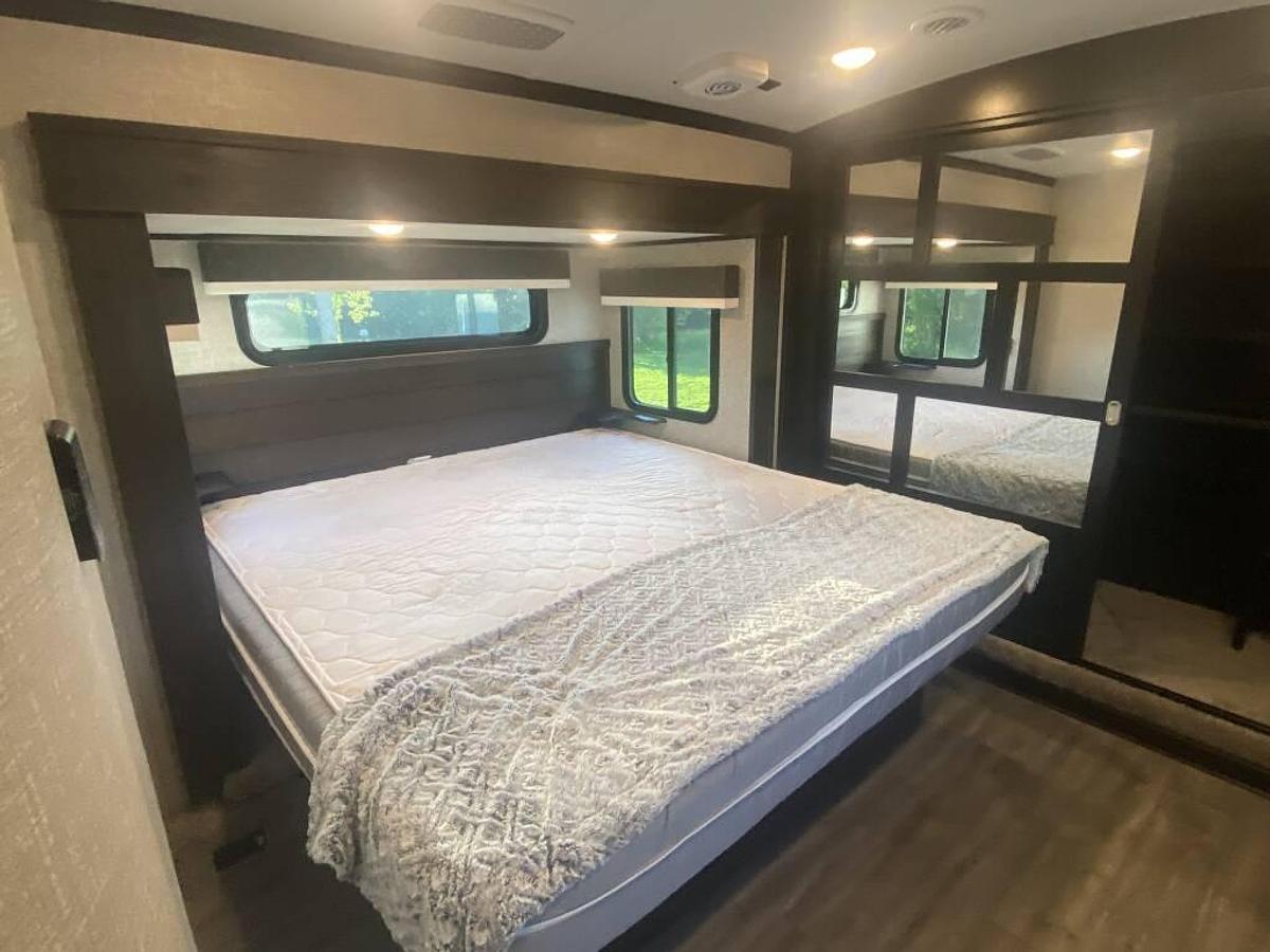 Used 2022 Jayco Northpoint 377RLBH Fifth Wheel