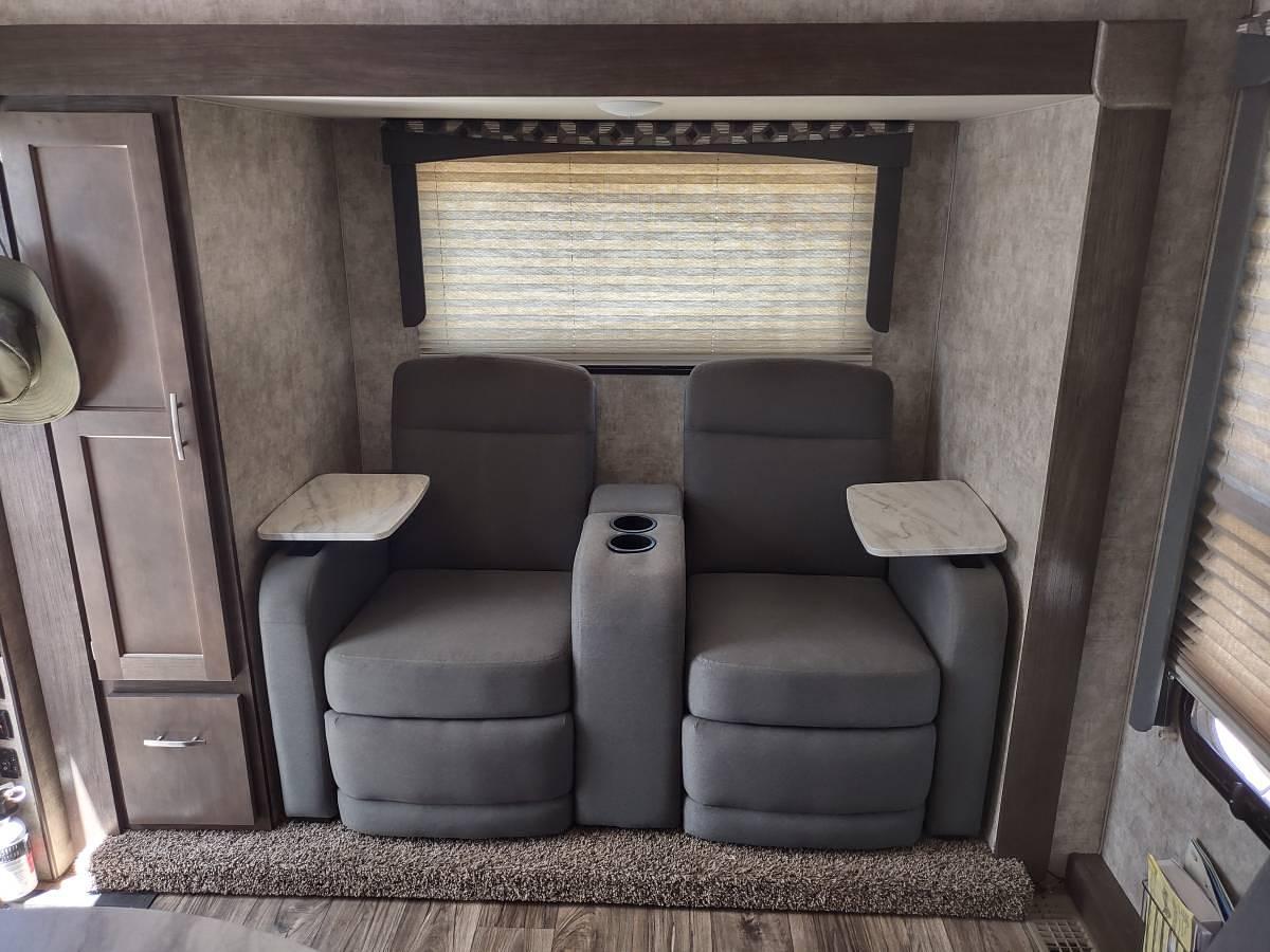 Used 2016 Dodge Ram 3500 Laramie & 2019 Eagle Cap 1165