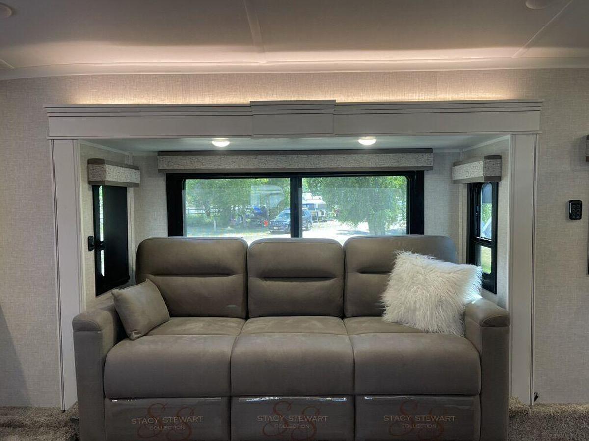 Used 2024 Jayco North Point 382FLRB