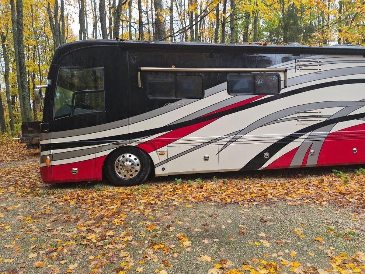 Used 2008 American Coach American Eagle 42F