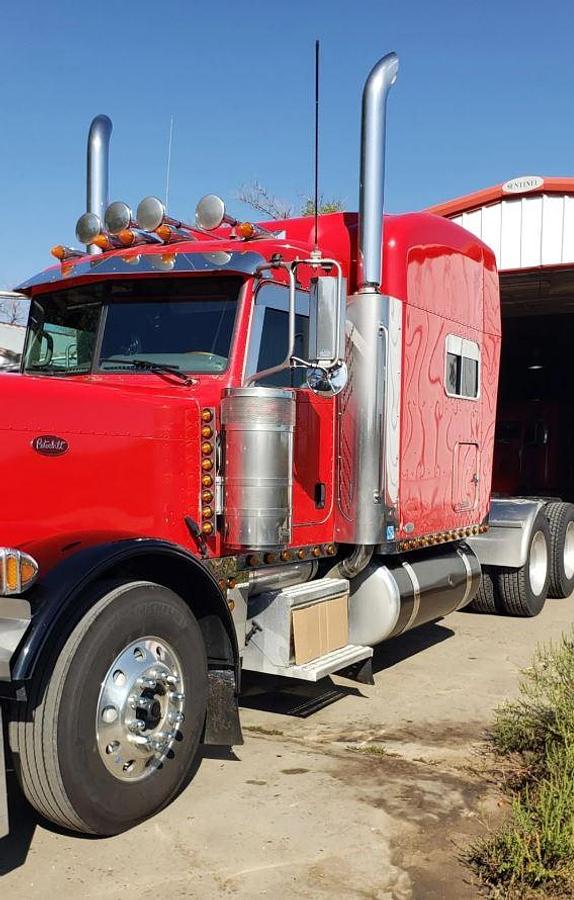 Used 2007 Peterbilt 379 EXHD Sleeper Semi Truck