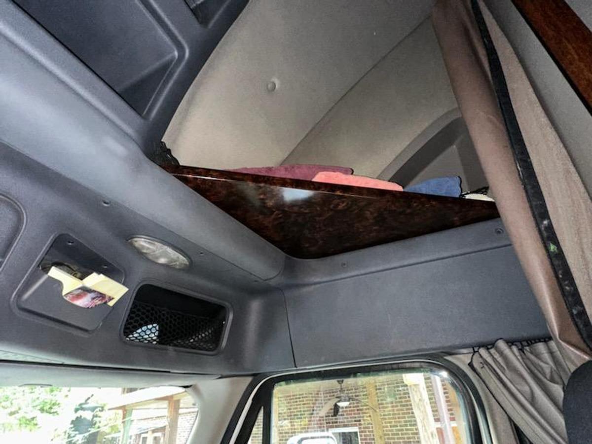 Used 2013 Freightliner Cascadia 125