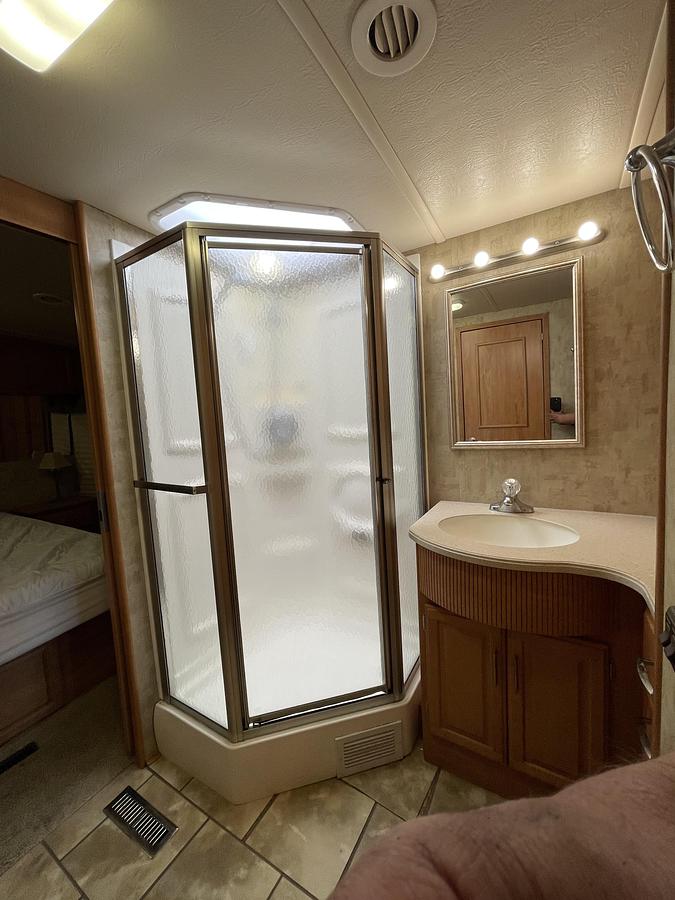 Used 2007 Winnebago Journey 34h