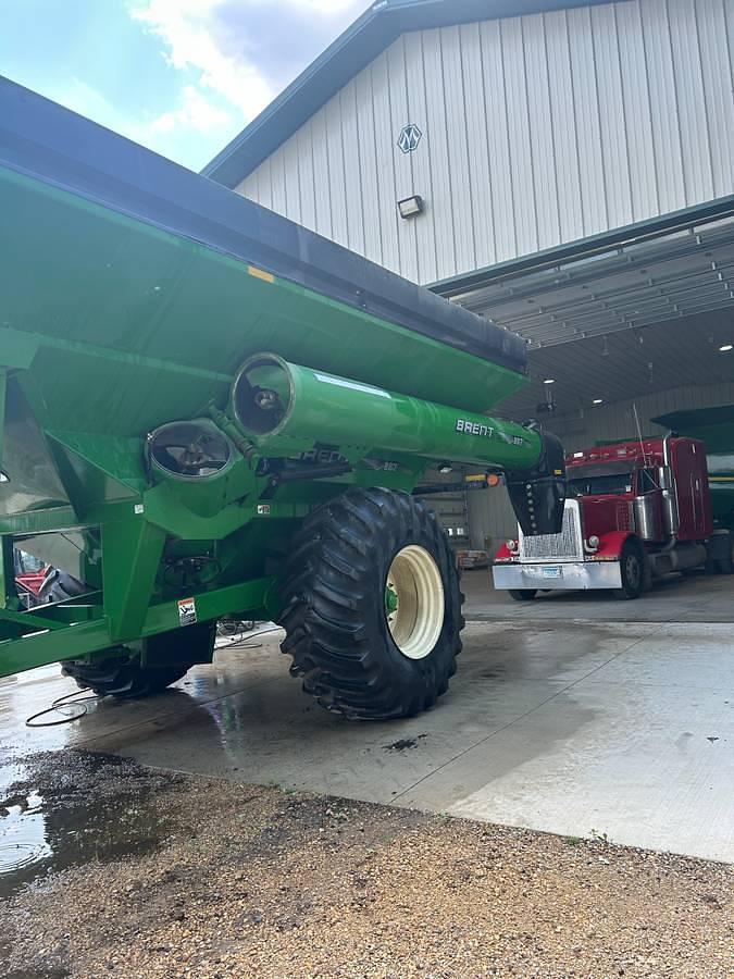 Used 2000 Brent 882 Grain cart