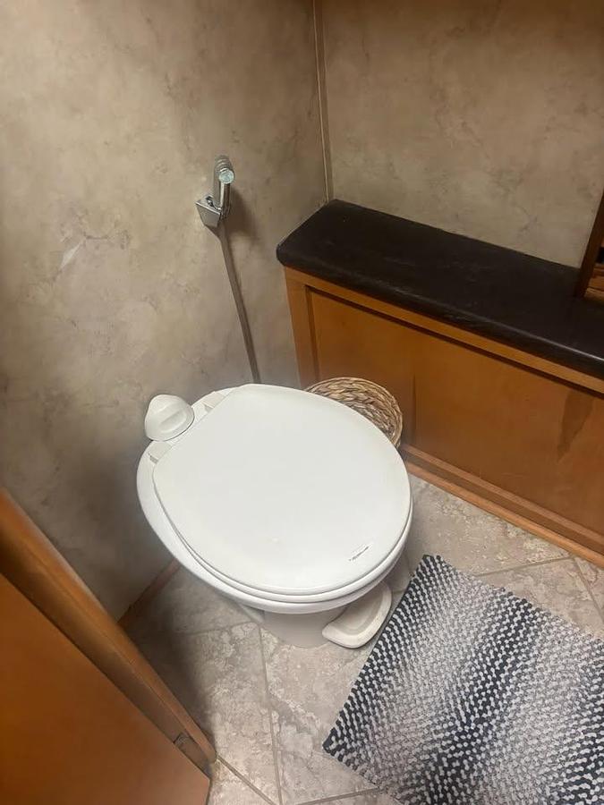 Used 2007 Gulf Stream Coach Friendship G8 8412 Class A Motorhome