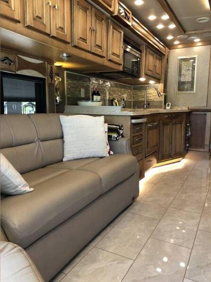 Used 2018 Tiffin Phaeton 40QBH Class A Motorhome