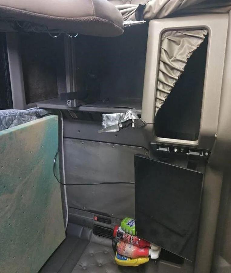 Used 2015 KENWORTH T660 Conventional Sleeper Semi