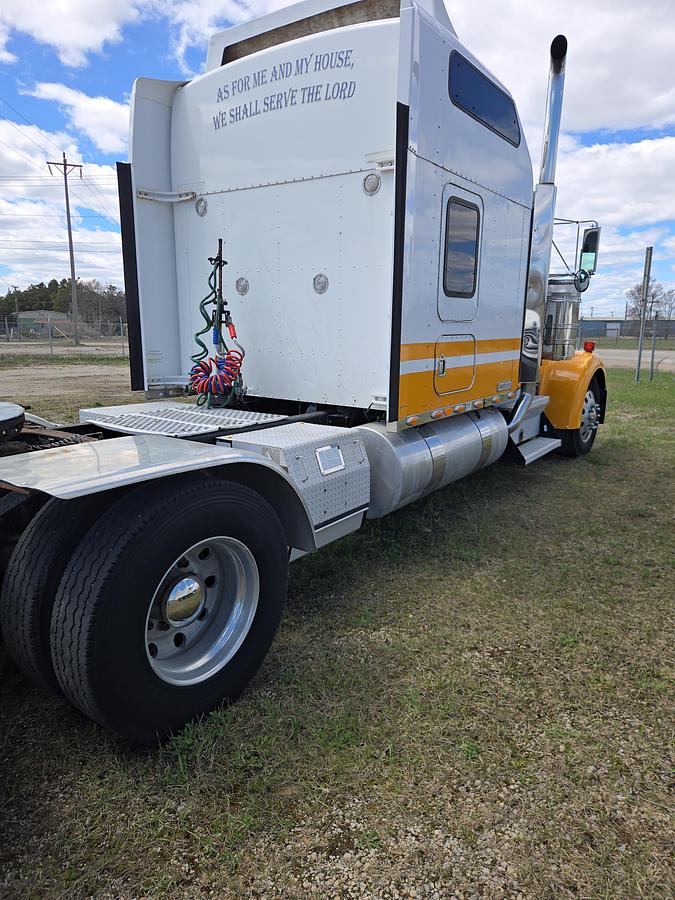 Used 2001 Kenworth W900L