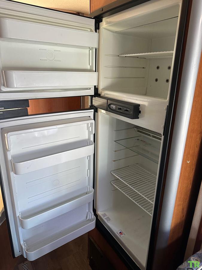 Used 2006 Winnebago View 23J