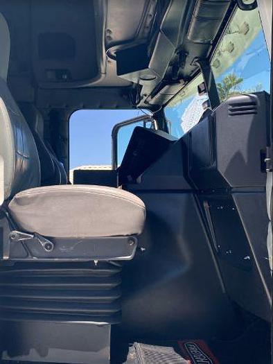 Used 1995 Freightliner FLB112