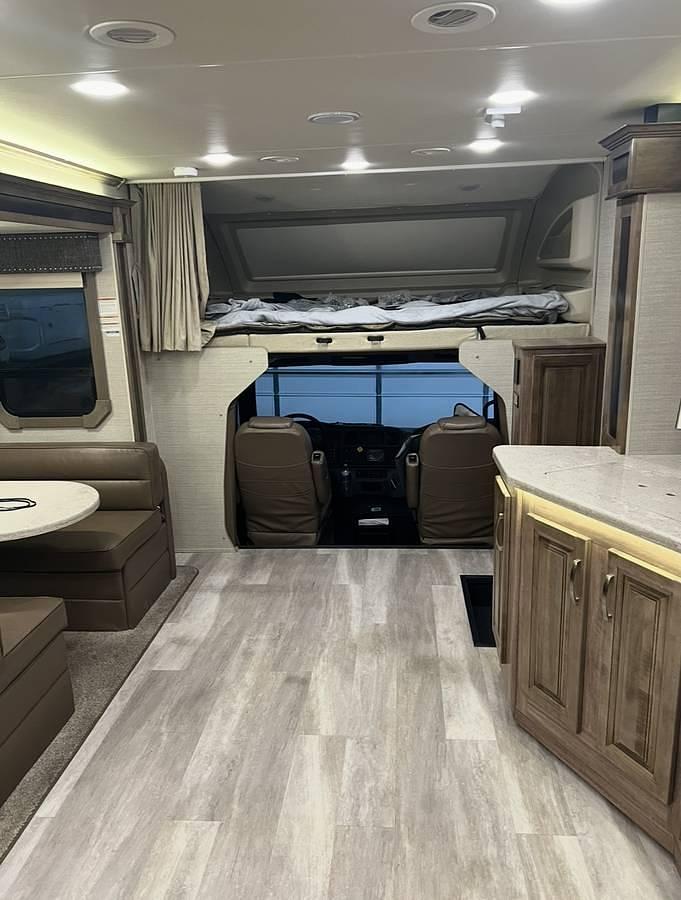 Used 2020 Jayco Seneca 37L