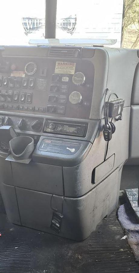 Used 2002 Freightliner Century 120