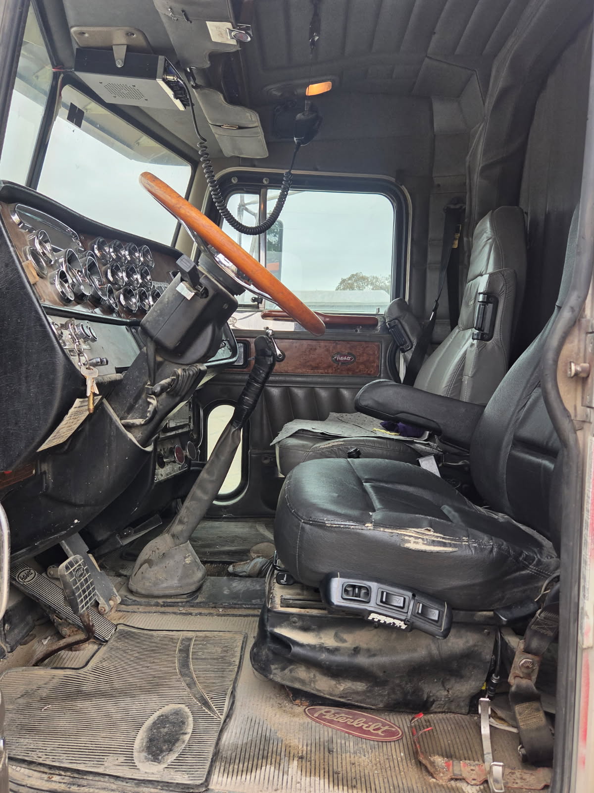 Used 2004 Peterbilt 379