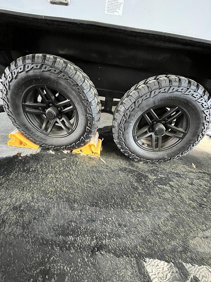 Used 2024 Forest River Cherokee Grey Wolf Black Label 22RRBL Travel Trailer Toy Hauler