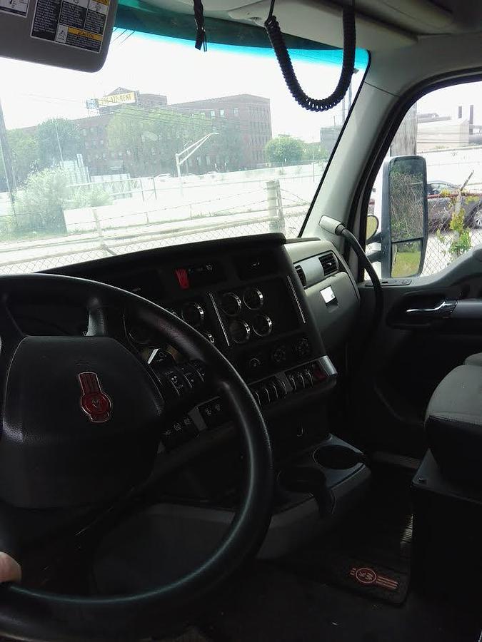 Used 2021 Kenworth T880