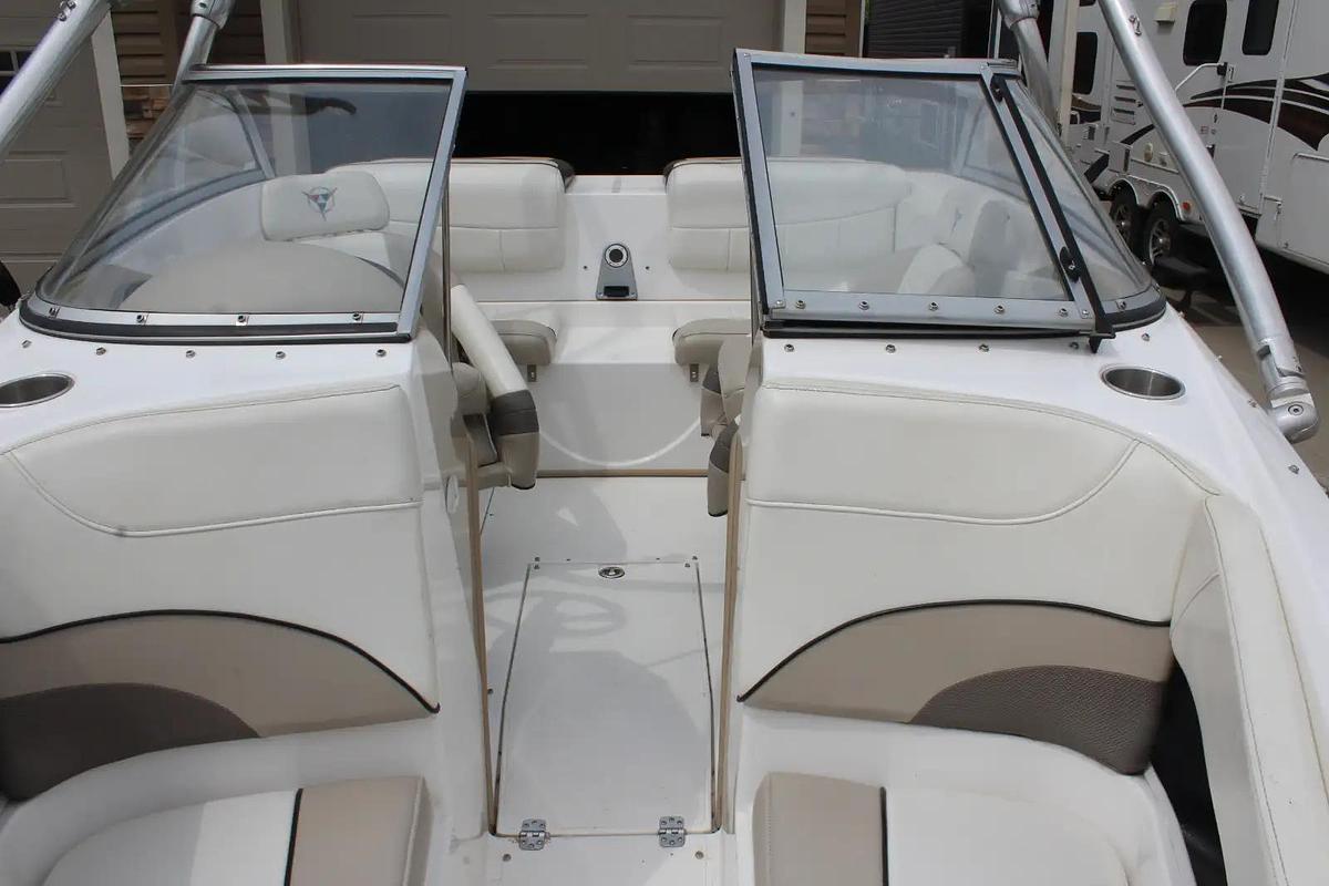 Used 2007 C2 Campion Open Bow